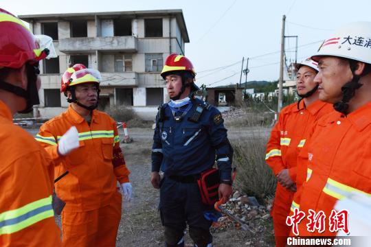 通過此次演練，進一步檢驗了部隊實戰能力，增強了官兵自信心。　吳壽臣 攝